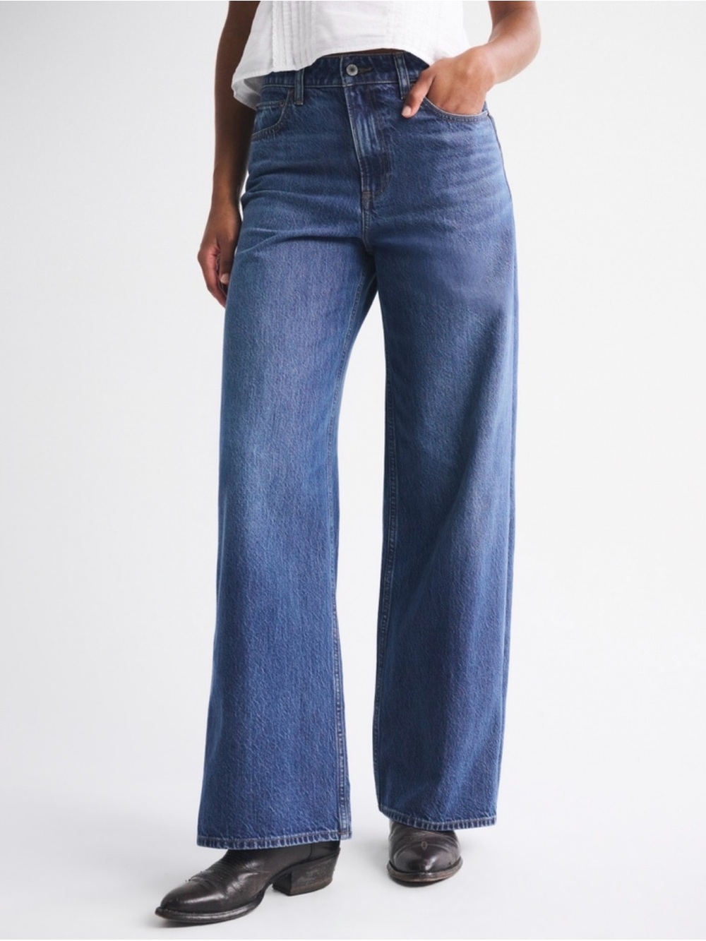 Abercrombie Short / Petite Curve Love High Rise Wide Leg Jeans